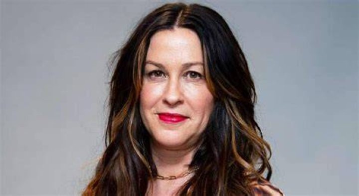 Alanis Morissette Bra Size, Age, Weight, Height, Measurements