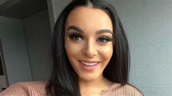 Deonna Purrazzo in Bathing Suit Says "Love Yourself" — Celebwell