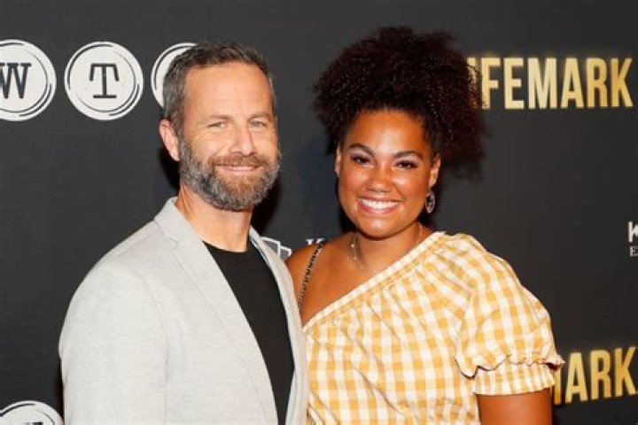 Who Is Ahna Cameron? – Celebrity